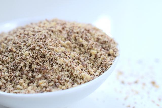 2. Der Unterschied zwischen Mandelmehl und gemahlenen Mandeln 2. Der Unterschied zwischen Mandelmehl und gemahlenen Mandeln