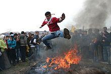 Was ist Newroz und warum wird es gefeiert? Was ist Newroz und warum wird es gefeiert?