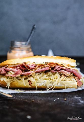 Wie schmeckt Pastrami? Die Geschmacksnoten des beliebten Gerichts