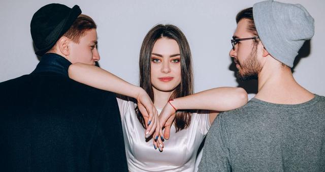 Polyamorie in Zeiten von Corona: Wie funktionieren Beziehungen mit mehreren Partnern?