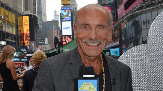 Was macht Les Gold heute? Aktuelle Updates über den amerikanischen Unternehmer und Autor Was macht Les Gold heute? Aktuelle Updates über den amerikanischen Unternehmer und Autor