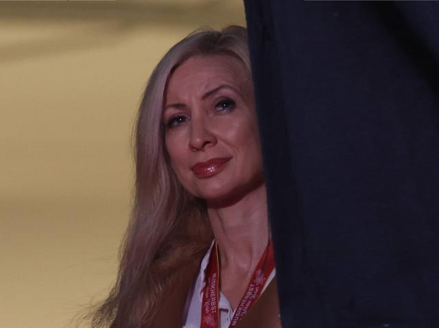 Vom TV-Skandal zum Erfolg: Der Berufsweg von Ramona Drews Vom TV-Skandal zum Erfolg: Der Berufsweg von Ramona Drews