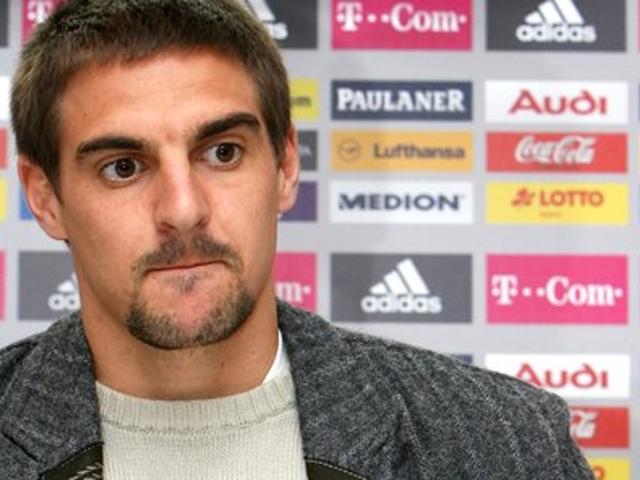 Vom Fußballplatz ins Privatleben: Wie hat sich Sebastian Deisler verändert? Vom Fußballplatz ins Privatleben: Wie hat sich Sebastian Deisler verändert?