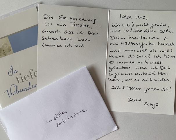 Was Schreibt Man Wenn Man Geld In Eine Trauerkarte Legt Was schreibe ich in die Trauerkarte für Blumenschmuck? - Sieu Thi Do