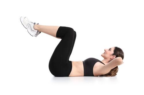 Crunches: Die ultimative Übung für schöne Bauchmuskeln – so funktioniert