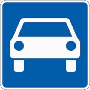Geschwindigkeitsbegrenzung auf Kraftfahrstraßen: Wie schnell darf man fahren? Geschwindigkeitsbegrenzung auf Kraftfahrstraßen: Wie schnell darf man fahren?
