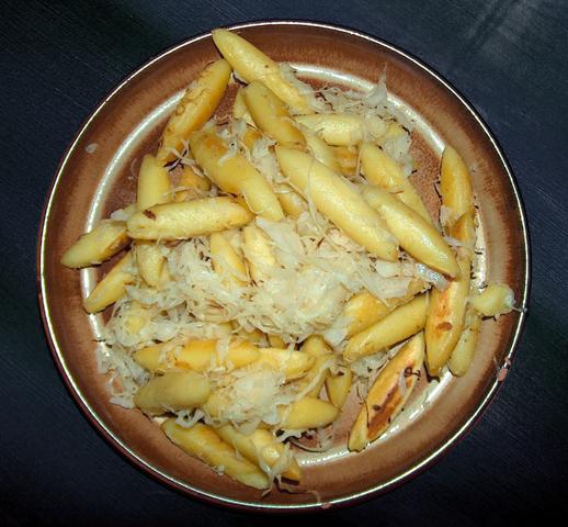 Schupfnudeln: ein traditionelles Gericht aus dem Süden Deutschlands Schupfnudeln: ein traditionelles Gericht aus dem Süden Deutschlands