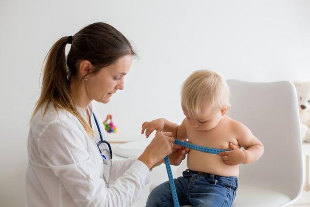 Der dritte Zahnarztbesuch und mehr: Die U7 Untersuchung im Detail Der dritte Zahnarztbesuch und mehr: Die U7 Untersuchung im Detail