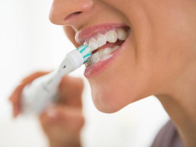 Empfindliches Zahnfleisch: Tipps zur Zahnpastawahl und empfohlenen Zahnbürsten Empfindliches Zahnfleisch: Tipps zur Zahnpastawahl und empfohlenen Zahnbürsten