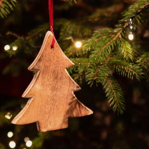 Weihnachtsdeko aus Holz selber machen – kreative Ideen für die 