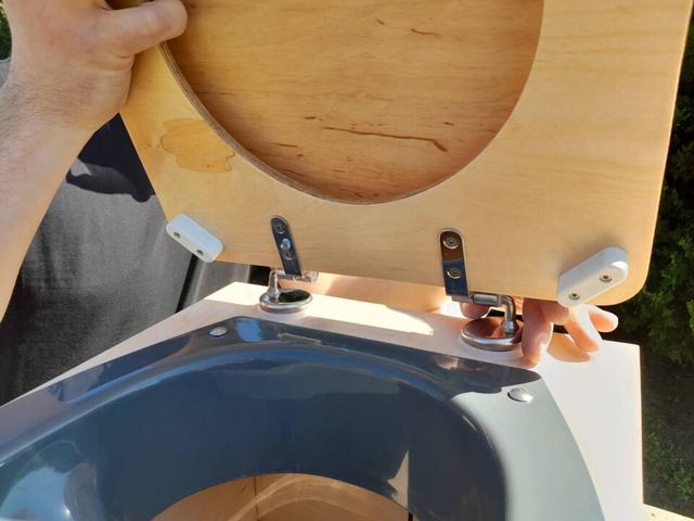 DIY Trenntoilette: Grundüberlegungen und Materialien für den Eigenbau DIY Trenntoilette: Grundüberlegungen und Materialien für den Eigenbau