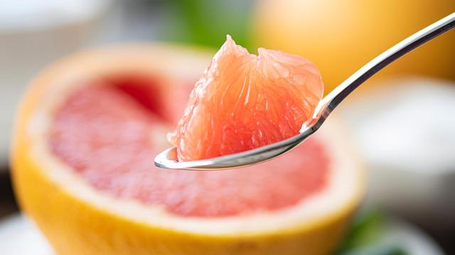 Grapefruit im Frühstücksglück: Wie man sie am besten genießt