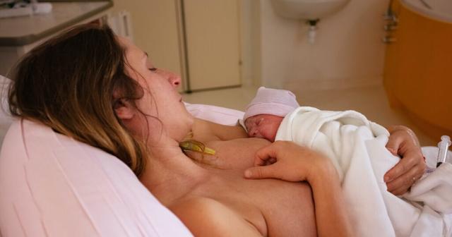 Nachwehen nach der Geburt: Wie lange können sie anhalten? Nachwehen nach der Geburt: Wie lange können sie anhalten?