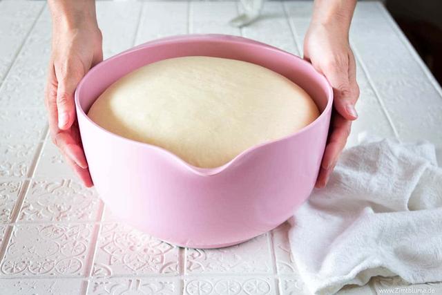 Hefeteig einfrieren: Wie lange hält er sich? Hefeteig einfrieren: Wie lange hält er sich?