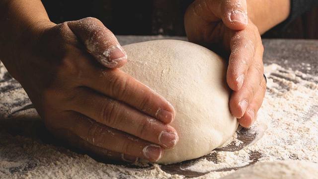 Hefeteig aufgehen lassen im Kühlschrank: Worauf du achten musst Hefeteig aufgehen lassen im Kühlschrank: Worauf du achten musst