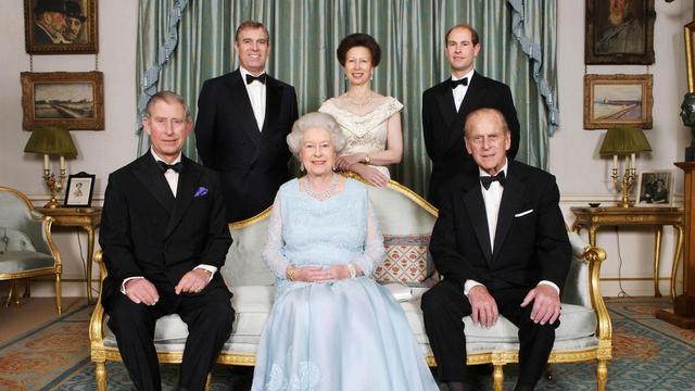 Enthüllung: Wie Queen Elizabeth ihre vier Kinder erzogen hat Enthüllung: Wie Queen Elizabeth ihre vier Kinder erzogen hat