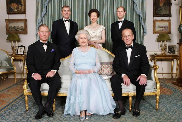 Die Geheimnisse der königlichen Erziehung: Wie viele Kinder hatte die Queen? Die Geheimnisse der königlichen Erziehung: Wie viele Kinder hatte die Queen?