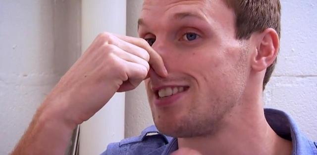 BBC-Moderator probiert sein eigenes Fleisch: Wie schmeckt Menschenfleisch? BBC-Moderator probiert sein eigenes Fleisch: Wie schmeckt Menschenfleisch?