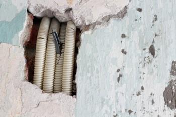 Bohren ohne Risiko: Wie tief sind die Wasserleitungen in der Wand? Bohren ohne Risiko: Wie tief sind die Wasserleitungen in der Wand?