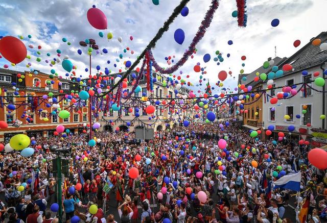 Kulinarische Genüsse und Festumzug beim Wiesenfest Selb 2023 Kulinarische Genüsse und Festumzug beim Wiesenfest Selb 2023