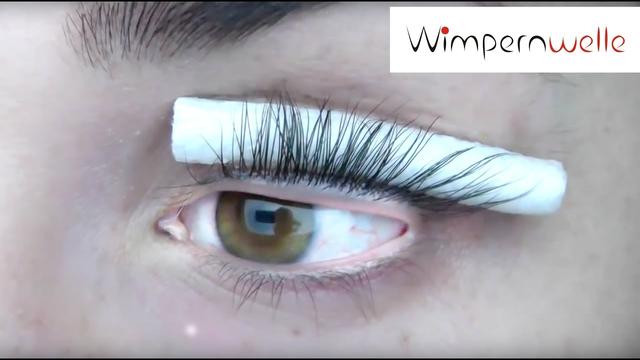 Länger, voller, schöner: Wie Sie mit einer selbstgemachten Wimpernwelle beeindrucken können