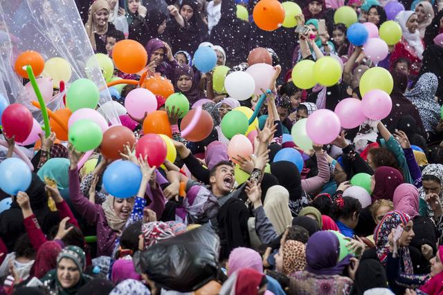 Zuckerfest: Wie kann man Muslimen gratulieren und ihnen Respekt zeigen? Zuckerfest: Wie kann man Muslimen gratulieren und ihnen Respekt zeigen?