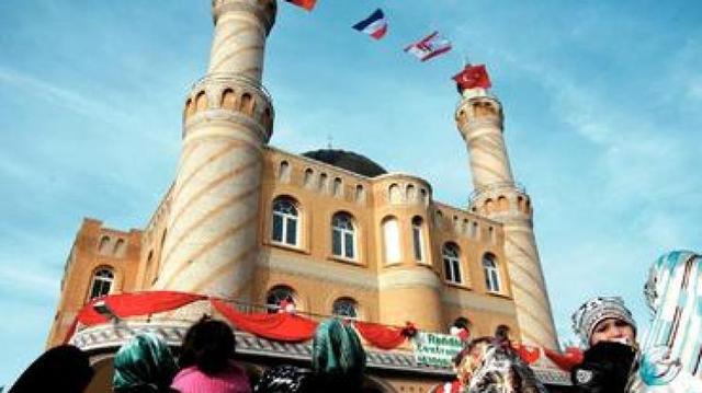 Kultusministerium gewährt Schulfrei am Zuckerfest: Was Eltern wissen sollten Kultusministerium gewährt Schulfrei am Zuckerfest: Was Eltern wissen sollten