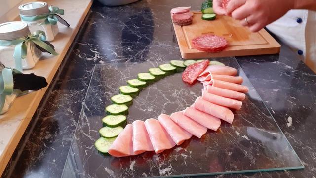 Wurstplatte selber machen: Lerne, wie du Wurstplatten legen kannst Wurstplatte selber machen: Lerne, wie du Wurstplatten legen kannst