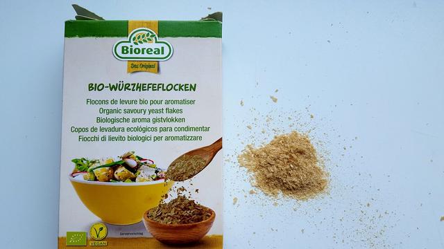 5. Unterschiede zwischen Hefeflocken, Hefeextrakt und Glutamat erklärt 5. Unterschiede zwischen Hefeflocken, Hefeextrakt und Glutamat erklärt