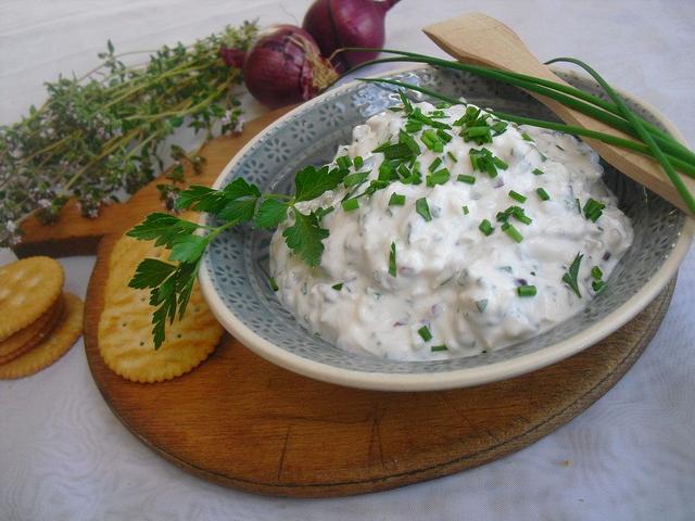 Jahreszeitliche Vielfalt: Kräuterquark das ganze Jahr genießen – auch im Winter