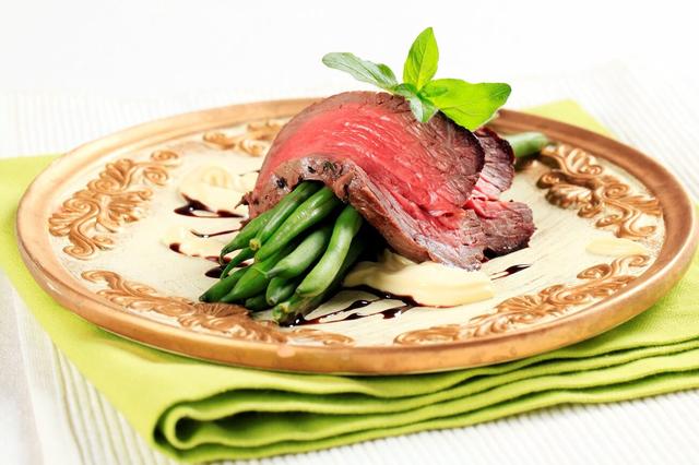 Hausgemachtes Roastbeef für Feinschmecker: Mit diesem Rezept selber machen Hausgemachtes Roastbeef für Feinschmecker: Mit diesem Rezept selber machen