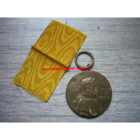 Alles über Centenar: Hintergrundinformationen und Definition