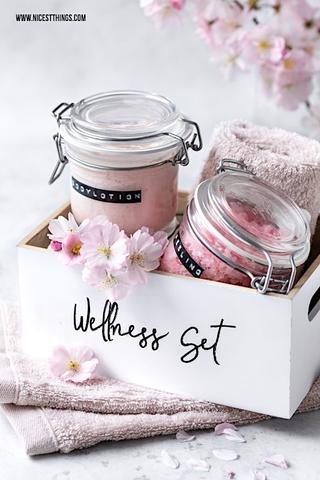 Geschenkidee aus der Küche: Selbstgemachte Bodylotion mit Duft Geschenkidee aus der Küche: Selbstgemachte Bodylotion mit Duft