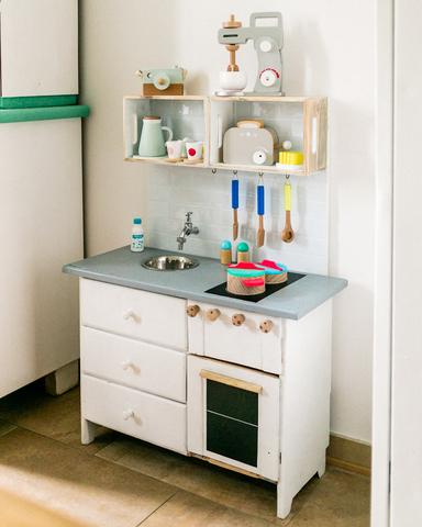 Selbstgemachte Kinderküchen: 10 kreative DIY-Projekte