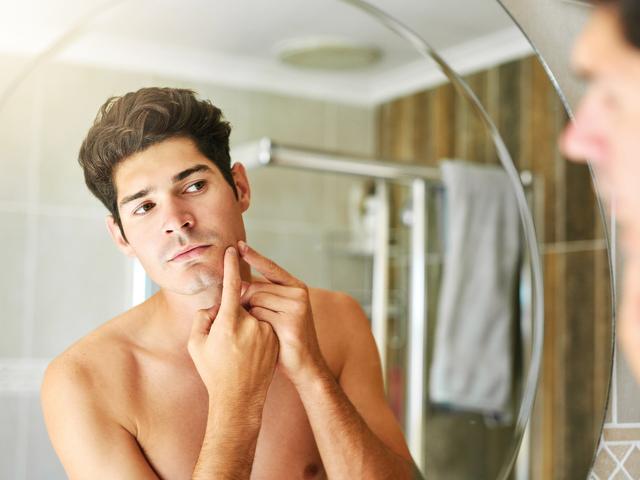 Rasierpickel loswerden: 6 effektive Tipps für eine makellose Haut Rasierpickel loswerden: 6 effektive Tipps für eine makellose Haut