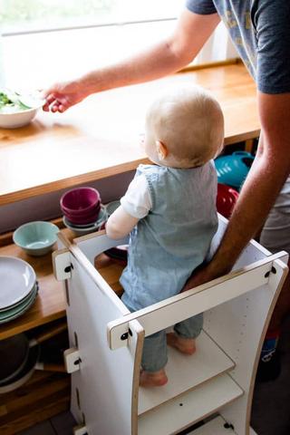 Wann sollten Kinder mit einem Lernturm beginnen? Wann sollten Kinder mit einem Lernturm beginnen?