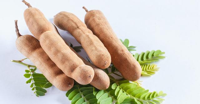 Die Bedeutung der Tamarinde: Herkunft, Eigenschaften und Verwendungszwecke Die Bedeutung der Tamarinde: Herkunft, Eigenschaften und Verwendungszwecke