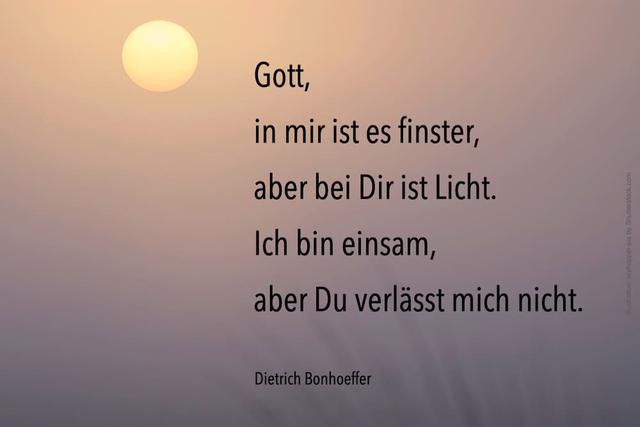Beileid ausdrücken per SMS: Was sollte man schreiben, wenn jemand verstorben ist?