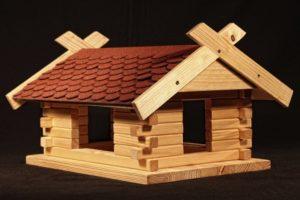 Bauanleitung für ein großes Vogelhaus - Schritt für Schritt erklärt und kostenlos Bauanleitung für ein großes Vogelhaus - Schritt für Schritt erklärt und kostenlos