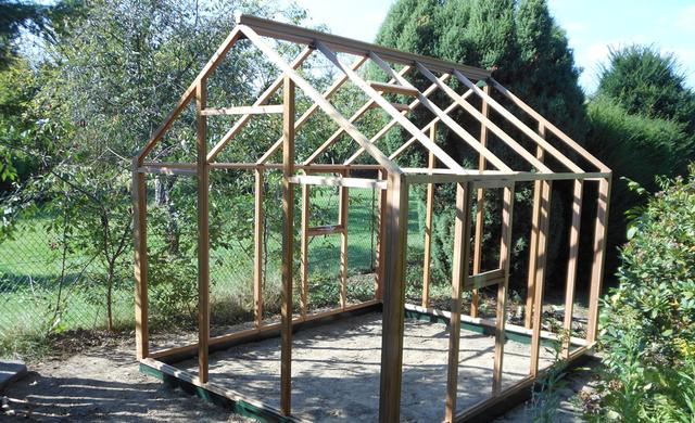 Gewächshaus aus Holz: Bauanleitung für DIY-Projekte Gewächshaus aus Holz: Bauanleitung für DIY-Projekte