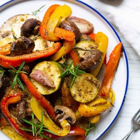 Einfache und schnelle Rezepte für eine selbstgemachte Antipasti Platte Einfache und schnelle Rezepte für eine selbstgemachte Antipasti Platte