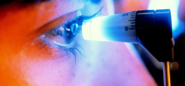 Selbstmessung des Augendrucks: Anleitung und Tipps