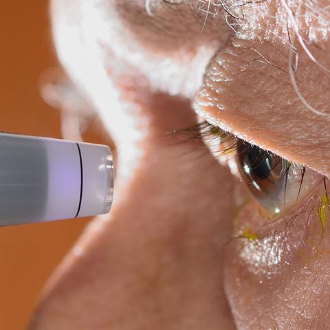 Schritt-für-Schritt-Anleitung: Den Augendruck eigenständig messen