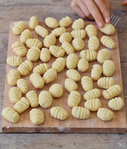 Was gehört in den Teig für selbstgemachte Gnocchi? Was gehört in den Teig für selbstgemachte Gnocchi?