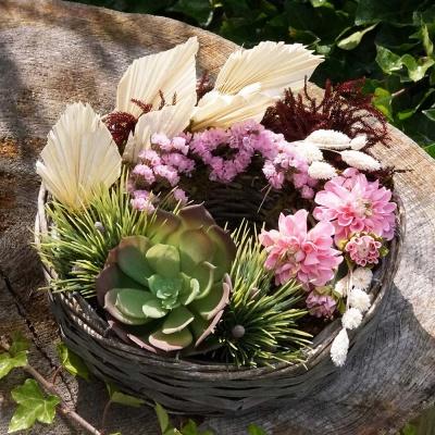 DIY Floristik für Allerheiligen und Totengedenktag: Schritt-für-Schritt-Anleitungen für besondere Grabdekorationen DIY Floristik für Allerheiligen und Totengedenktag: Schritt-für-Schritt-Anleitungen für besondere Grabdekorationen