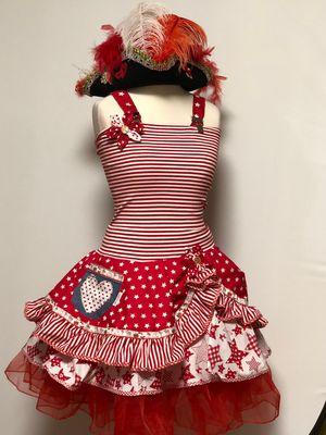 Individuelle rot-weiße Verkleidungen selber machen: Inspiration für Karneval und Fasching Individuelle rot-weiße Verkleidungen selber machen: Inspiration für Karneval und Fasching