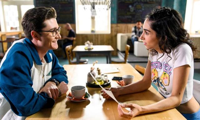 "Die Stars von Alles was zählt: Ein Blick hinter die Kulissen" "Die Stars von Alles was zählt: Ein Blick hinter die Kulissen"