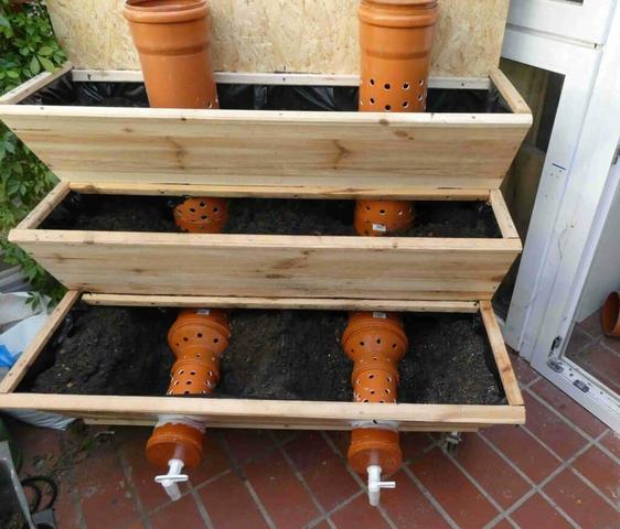 Balkongärtnern leicht gemacht: Bauanleitung für ein Vertikalbeet