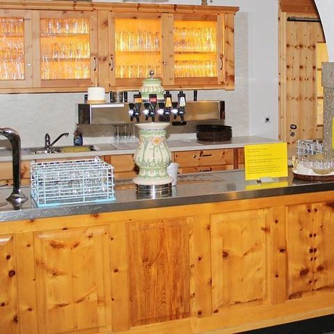 Der Traum von der eigenen Bar: Bauanleitung für deinen Tresen Der Traum von der eigenen Bar: Bauanleitung für deinen Tresen