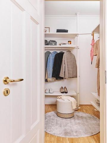 DIY-Projekt: Begehbarer Kleiderschrank selber machen